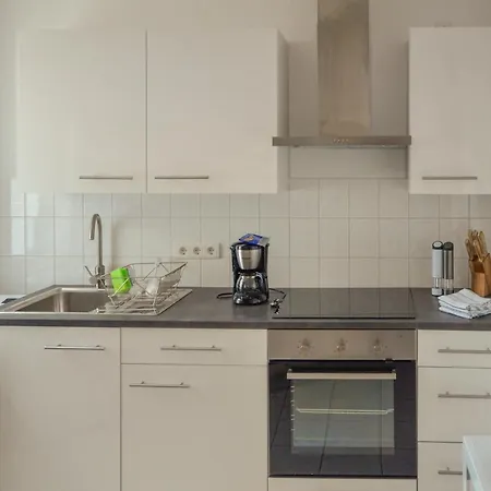 Sweethome - Ruhig - Grosse Kueche, Balkon, Stellplatz, Wifi Magdeburg Exterior photo