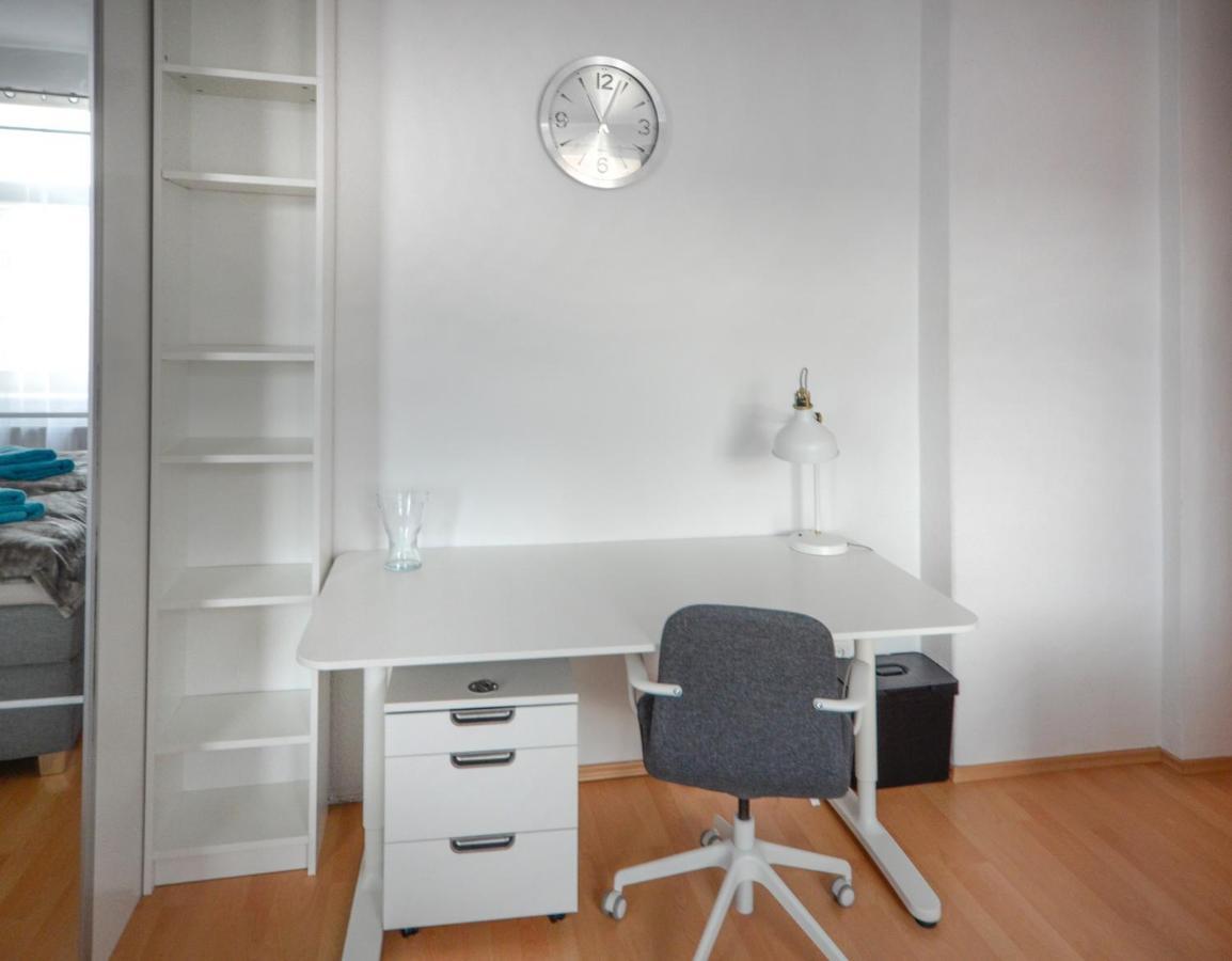 Sweethome - Ruhig - Grosse Kueche, Balkon, Stellplatz, Wifi Apartment Magdeburg