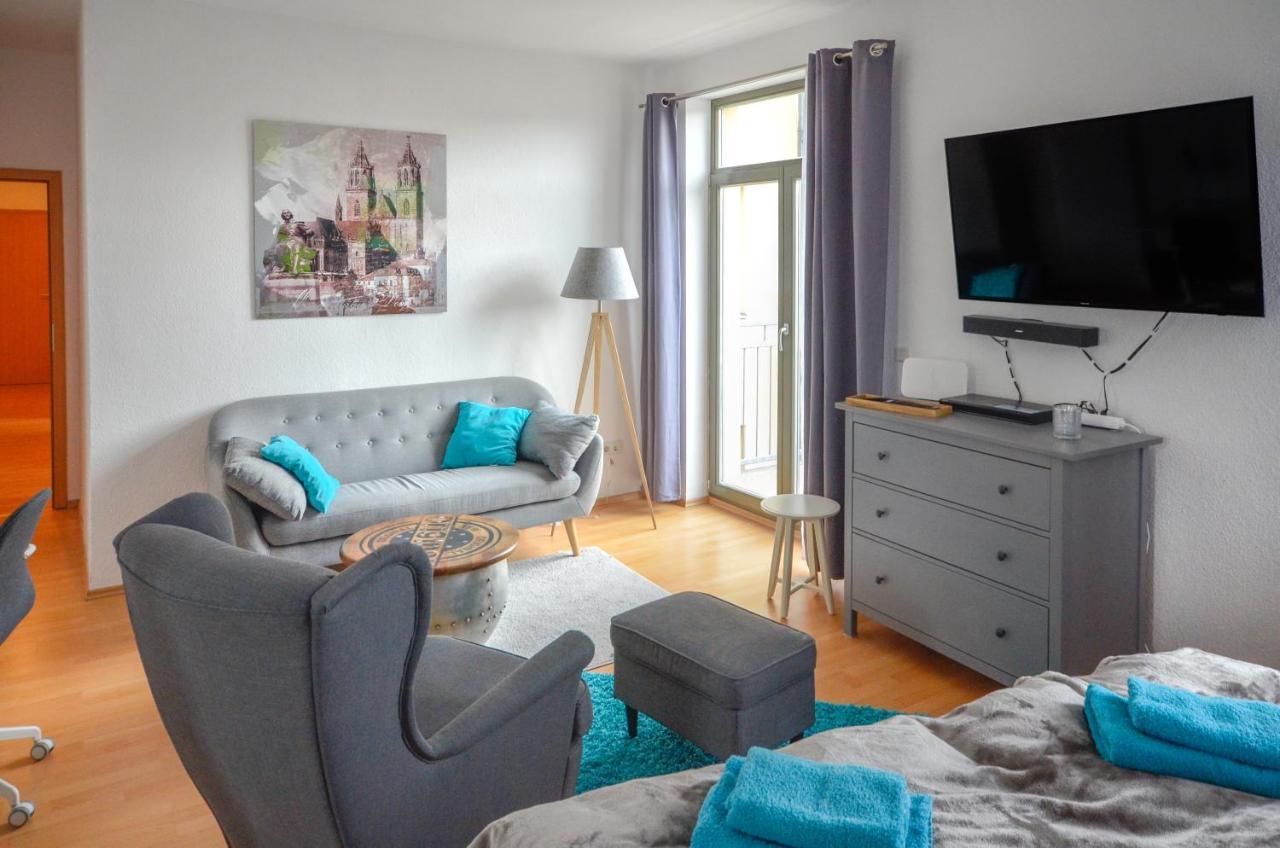 Sweethome - Ruhig - Grosse Kueche, Balkon, Stellplatz, Wifi * Magdeburg