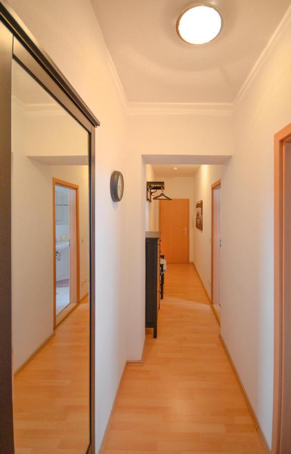 Apartment Sweethome - Ruhig - Grosse Kueche, Balkon, Stellplatz, Wifi Magdeburg
